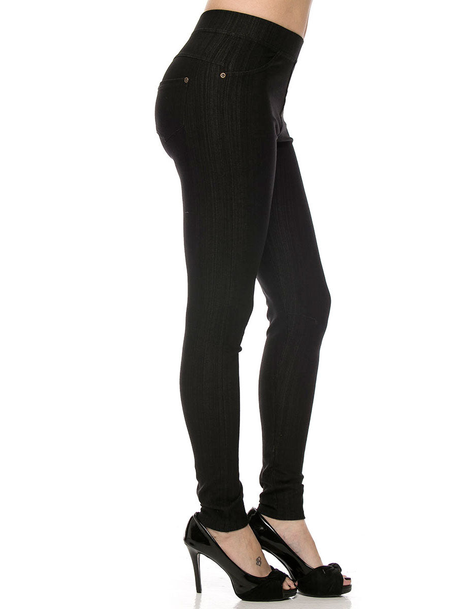75% Cotton 17% Polyester 8% Spandex
These hybrid leggings, crafted from top-quality stretch denim, provide a flattering fit with smoothing support! They feature back pockets decorated with stylish studs. A must-have for fashion lovers who want to shine and turn heads—in the best way possible!