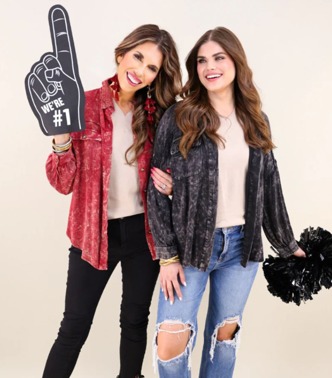 100% rayon
Stay casual but chic in this fashionable acid washed colored top featuring soft lightweight material, a button up front with a collared neckline, long loose sleeves with button closure cuffs, two oversized accent chest pockets, and a slouched silhouette that falls into a rounded hemline!
Fit is oversized.