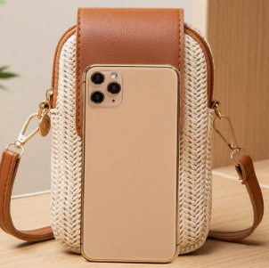 Need a quick, go-anywhere bag? Look no further than this straw purse, ideal for holding your phone, keys, and cash. Whether you're on vacation or out running errands or attending events, it's got you covered!