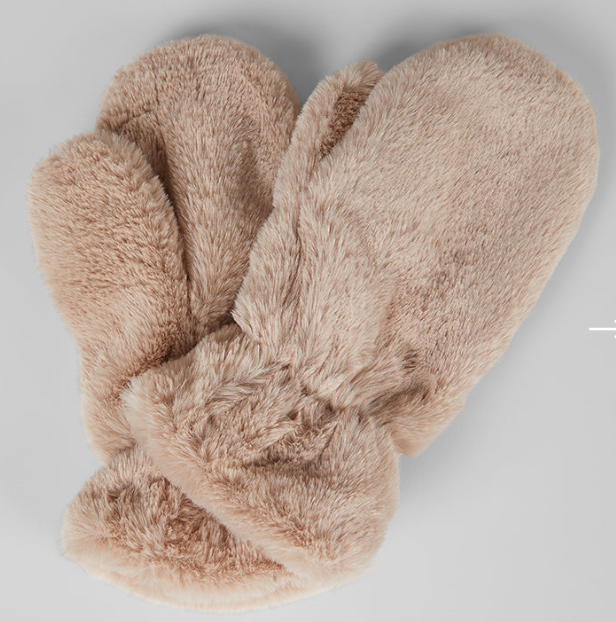 100% Polyester Faux Fur & Lining
These are not your shoveling gloves for sure! These one size fit all gloves have a lovely faux fur exterior that is so soft and sport a heart shaped paw on the outward facing side and the lining is super cozy.