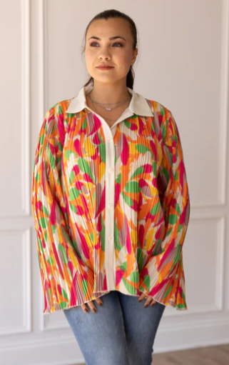 100% polyester
Take your wardrobe to the next level with our Pleats and Petals Flare Sleeve Top, a fabulously feminine find that perfectly blends sophistication and on-trend features. Featuring stylish pleats for an added touch of class, and fun and flair with its flared sleeves, this top is the perfect choice for any occasion - from laid-back to upscale. It's a must-have for anyone looking to elevate their style game!
Sizing: S (4-6) M (8-10) L (10-12) XL (14-16) 2XL (18-20) 3XL (20-22)