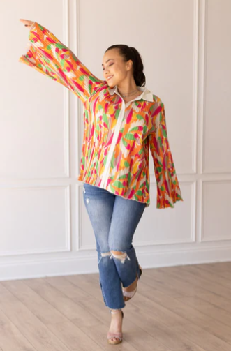 100% polyester
Take your wardrobe to the next level with our Pleats and Petals Flare Sleeve Top, a fabulously feminine find that perfectly blends sophistication and on-trend features. Featuring stylish pleats for an added touch of class, and fun and flair with its flared sleeves, this top is the perfect choice for any occasion - from laid-back to upscale. It's a must-have for anyone looking to elevate their style game!
Sizing: S (4-6) M (8-10) L (10-12) XL (14-16) 2XL (18-20) 3XL (20-22)