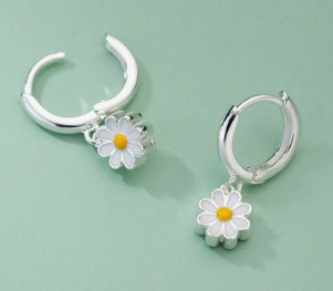 Sweet Daisy Earrings