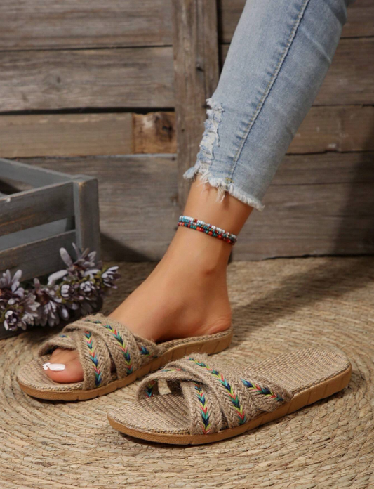 Grab these easy-breezy jute flats and jazz up your low-key looks! Shop the look and check out the raw hem ankle length skinny jeans at Splash of Pearl Boutique!