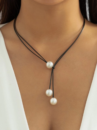 Lasso Style Necklace With Pearls