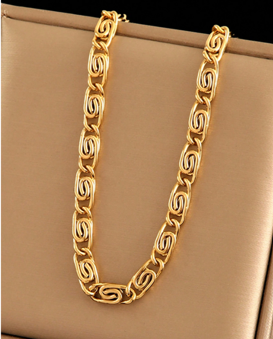 This gold chain literally glows making the unique pattern pop! This classis look pairs well either casual or dressy. This is just the necklace, so make sure to grab the matching bracelet!